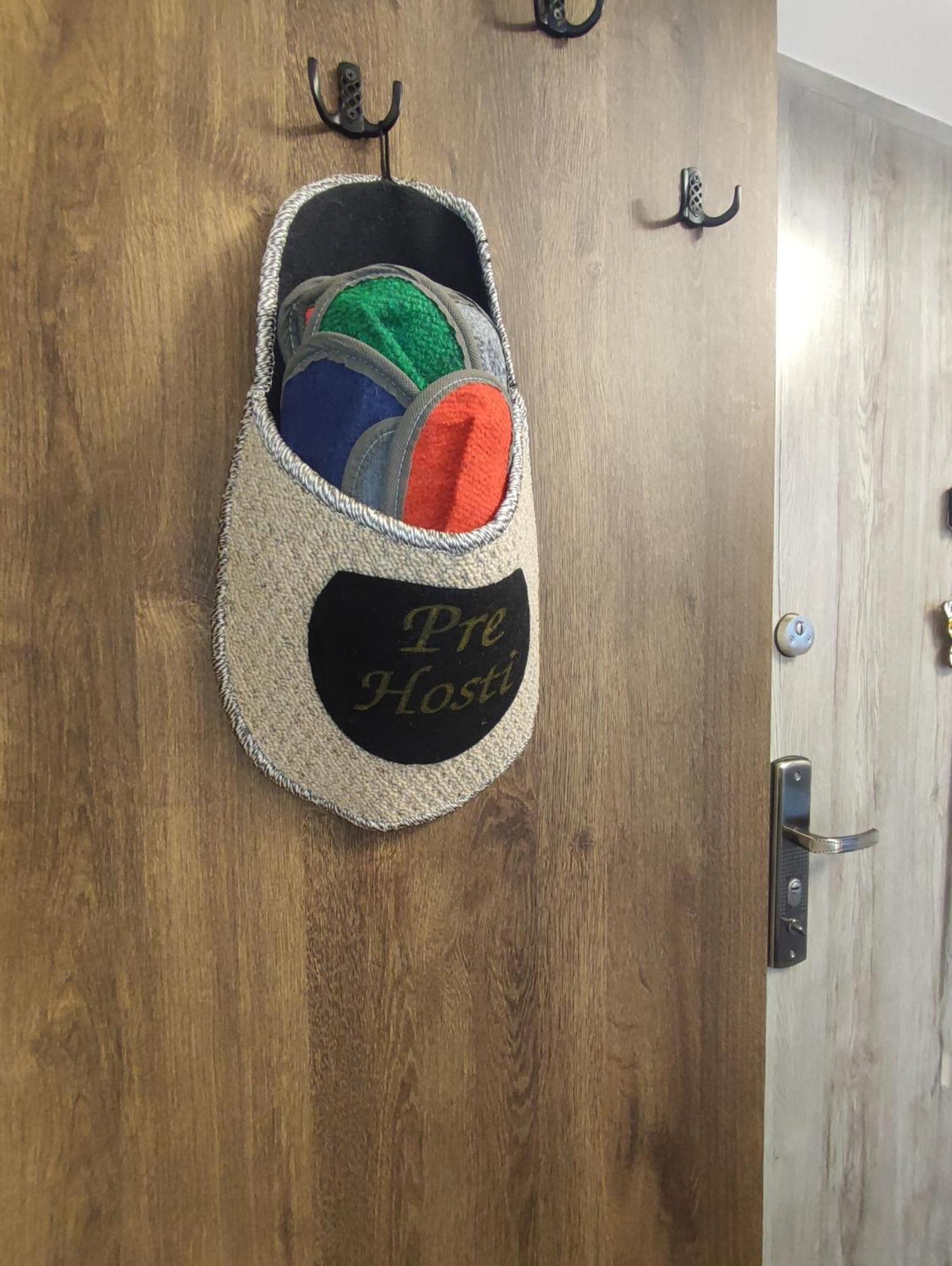 M&k West Apartment *